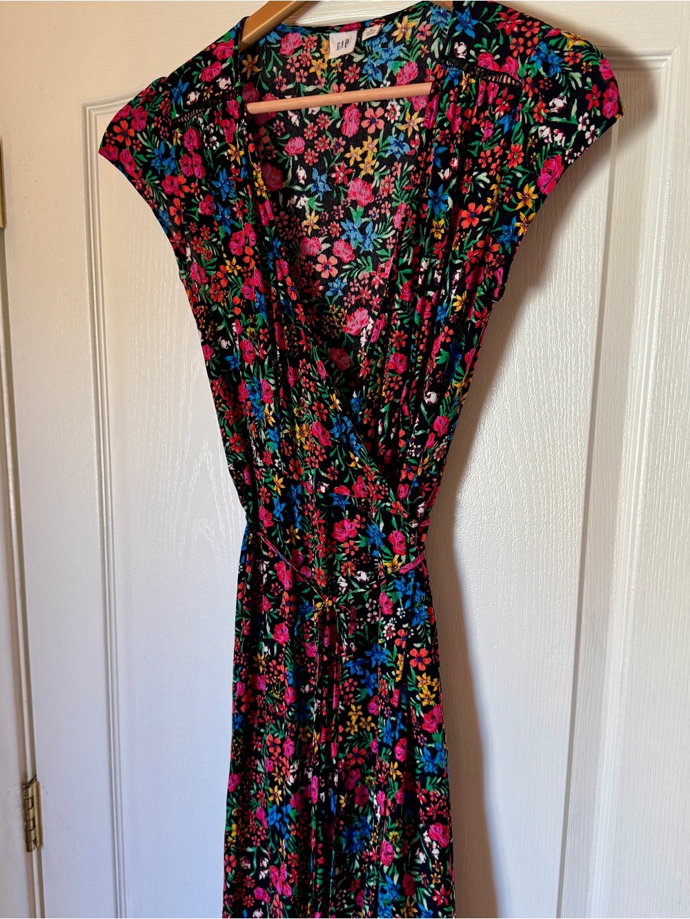 GAP Black Bright Floral Midi Wrap Dress